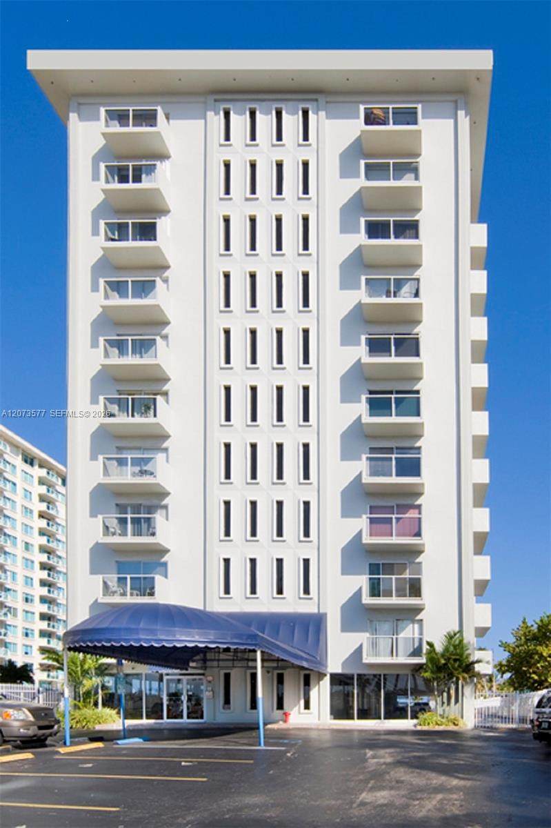 5313 Collins Ave - Photo 1