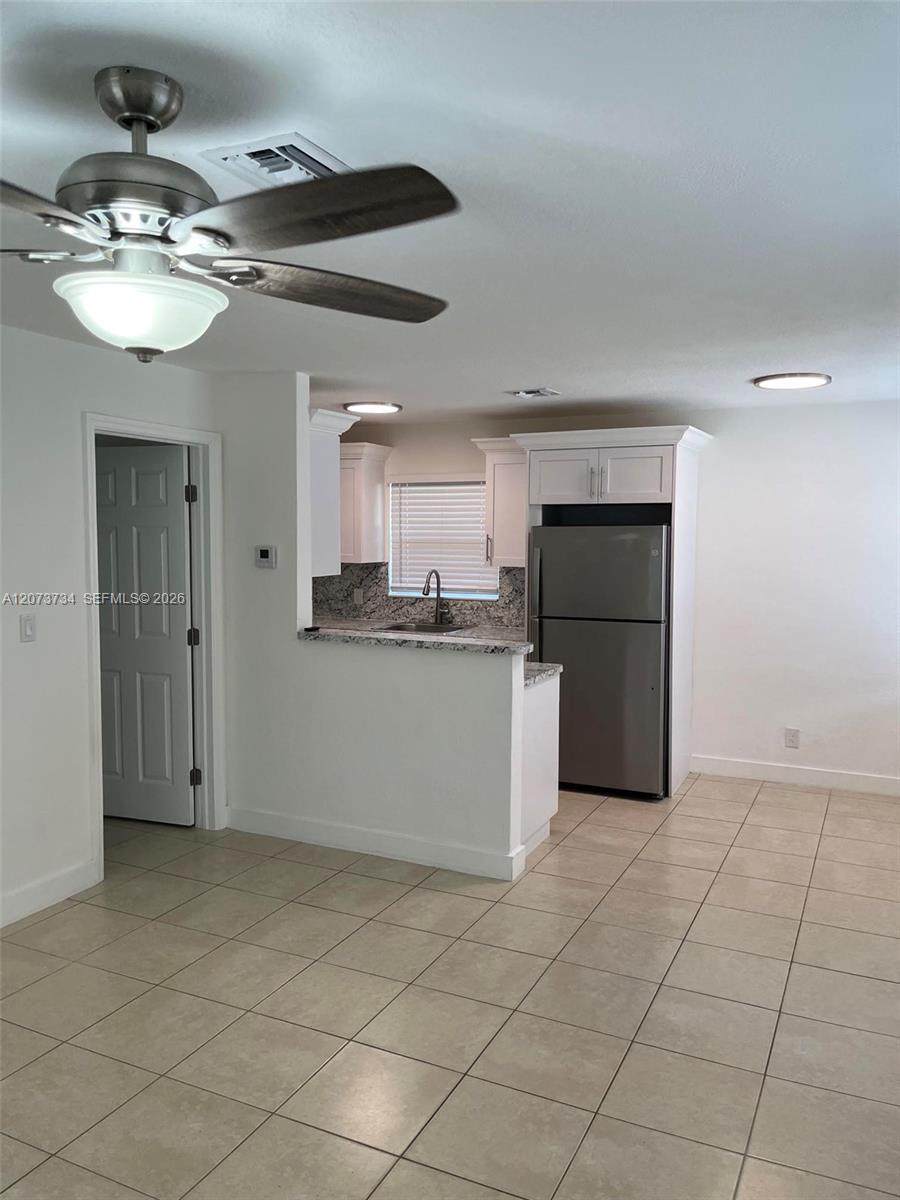 330 7th St - Photo 1
