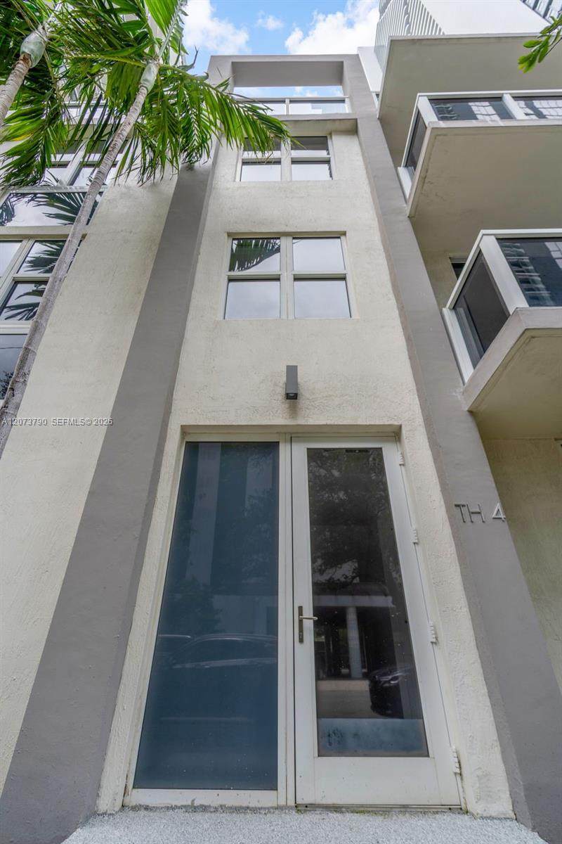 601 23rd St - Photo 1