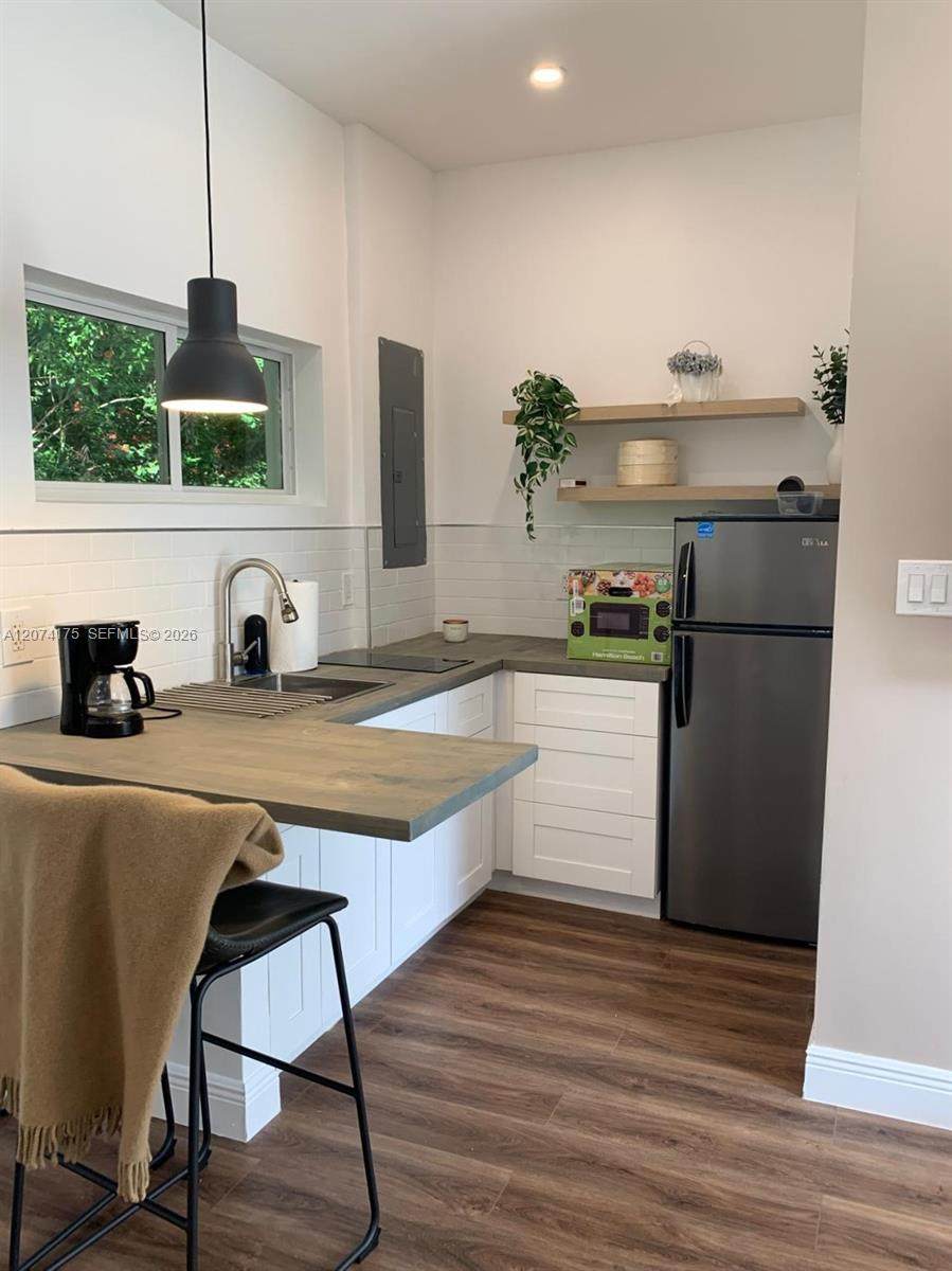 14921 Spur Dr - Photo 1
