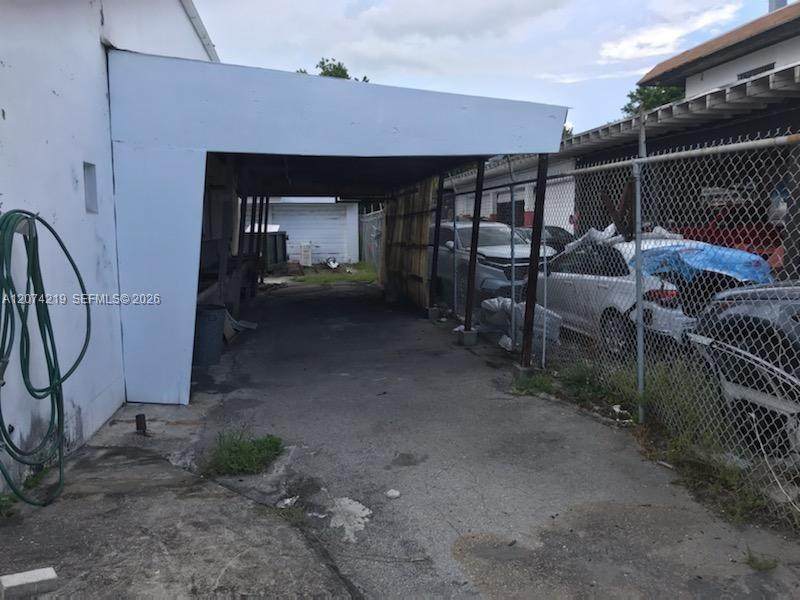 https://bt-photos.global.ssl.fastly.net/miami/1280_boomver_1_A12074219-2.jpg