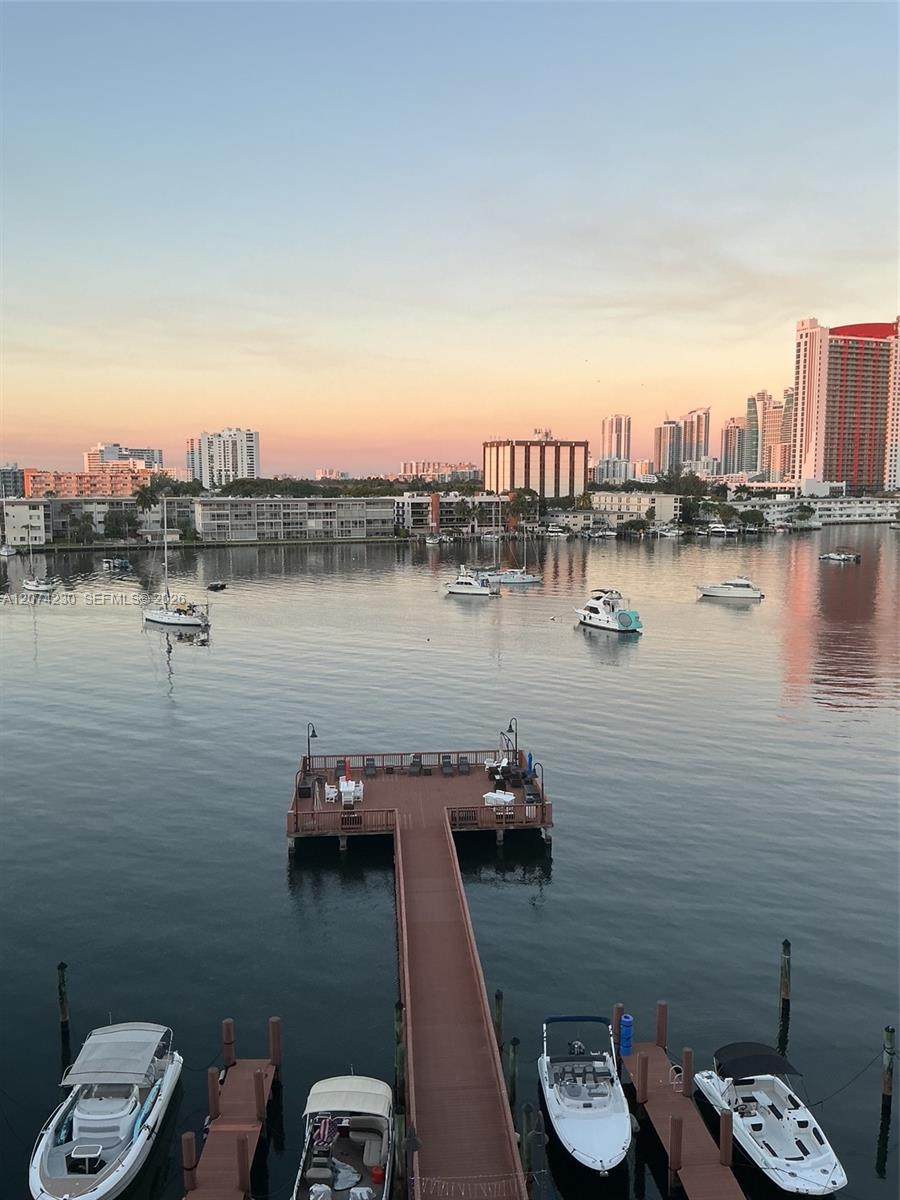 https://bt-photos.global.ssl.fastly.net/miami/orig_boomver_1_A12074230-2.jpg