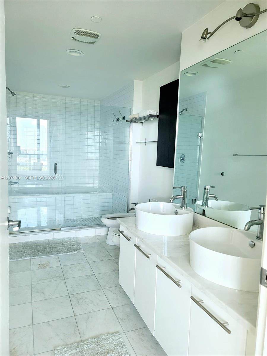 https://bt-photos.global.ssl.fastly.net/miami/1280_boomver_1_A12074301-2.jpg