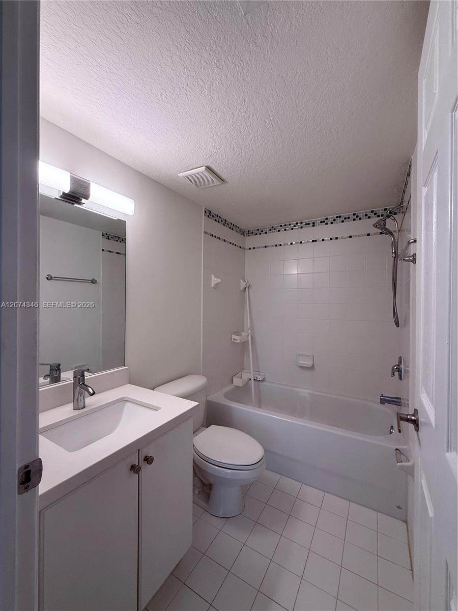 https://bt-photos.global.ssl.fastly.net/miami/orig_boomver_1_A12074346-2.jpg