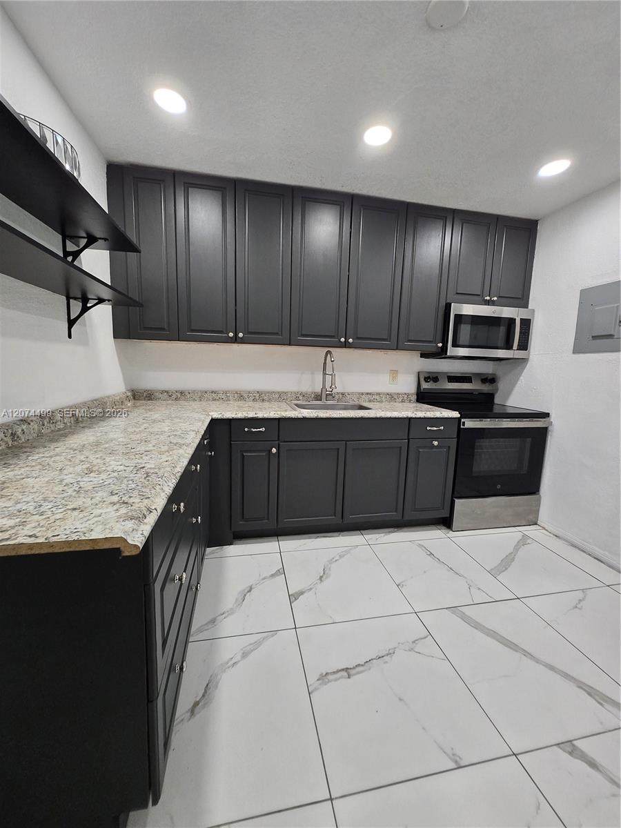 154 14th Way - Photo 1