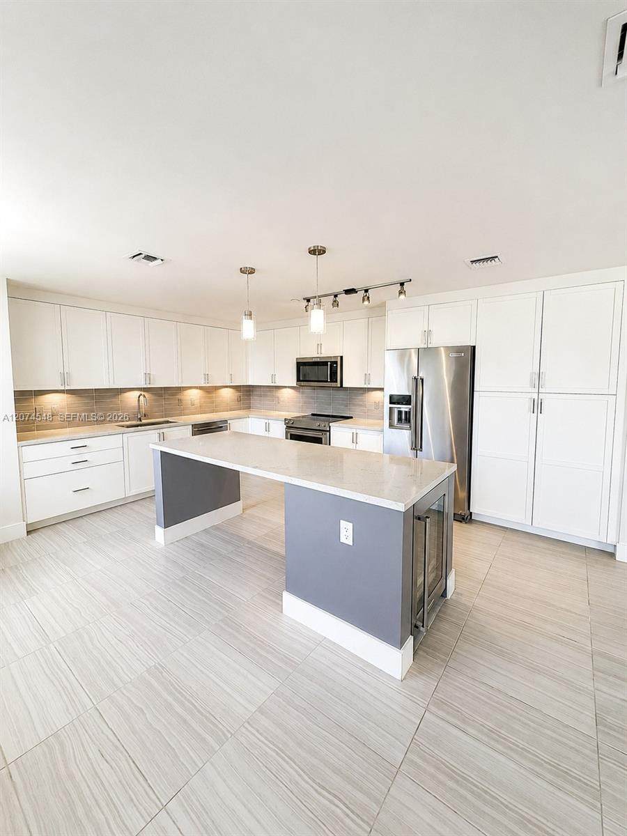 215 New River Dr E - Photo 1