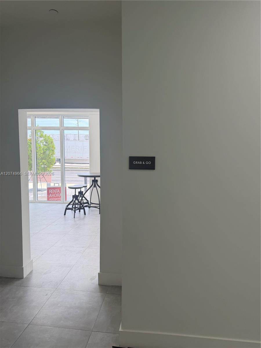 1033 25th St - Photo 1