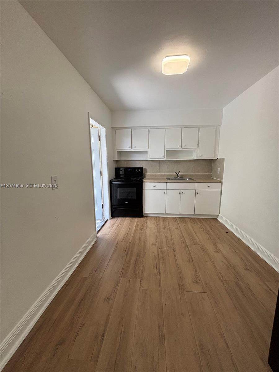 951 5th St - Photo 1