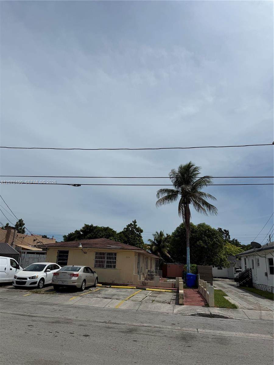 2124 27th St - Photo 1
