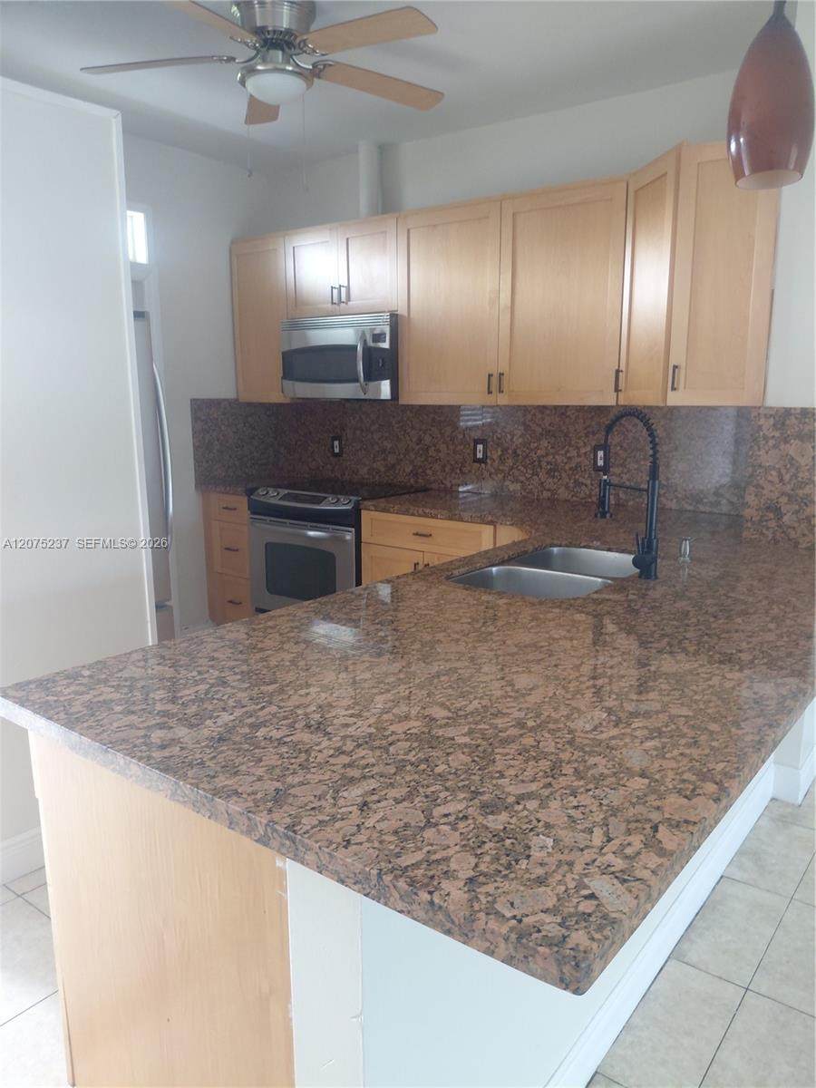 5495 10th Ct - Photo 1