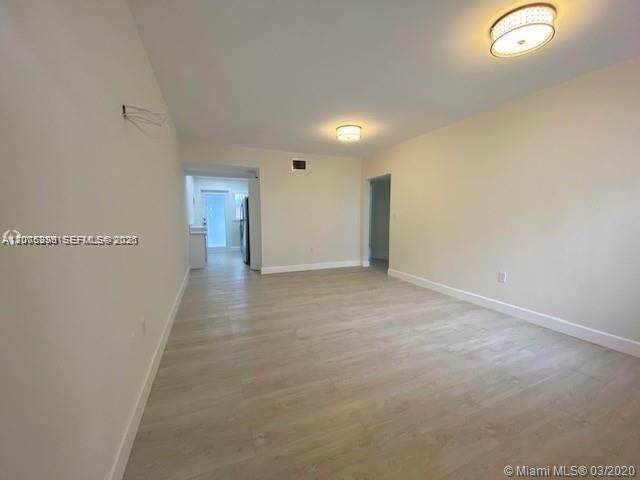 3530 9th Ter - Photo 1