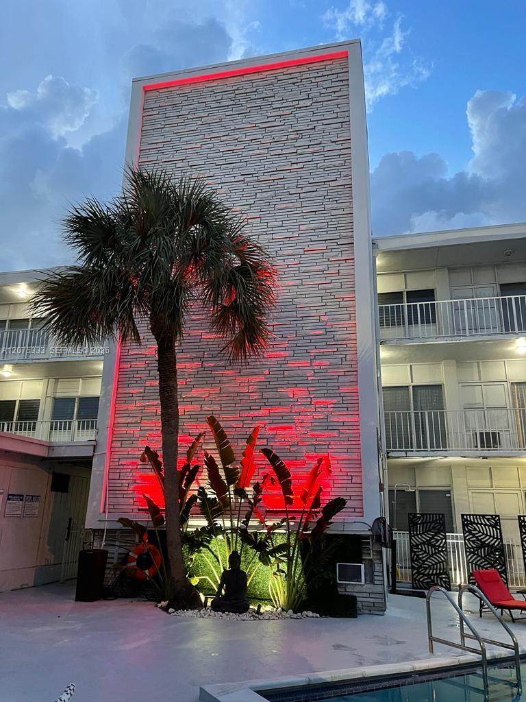 2101 Normandy Dr - Photo 1
