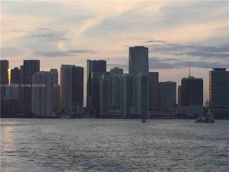 https://bt-photos.global.ssl.fastly.net/miami/orig_boomver_1_A12075728-2.jpg