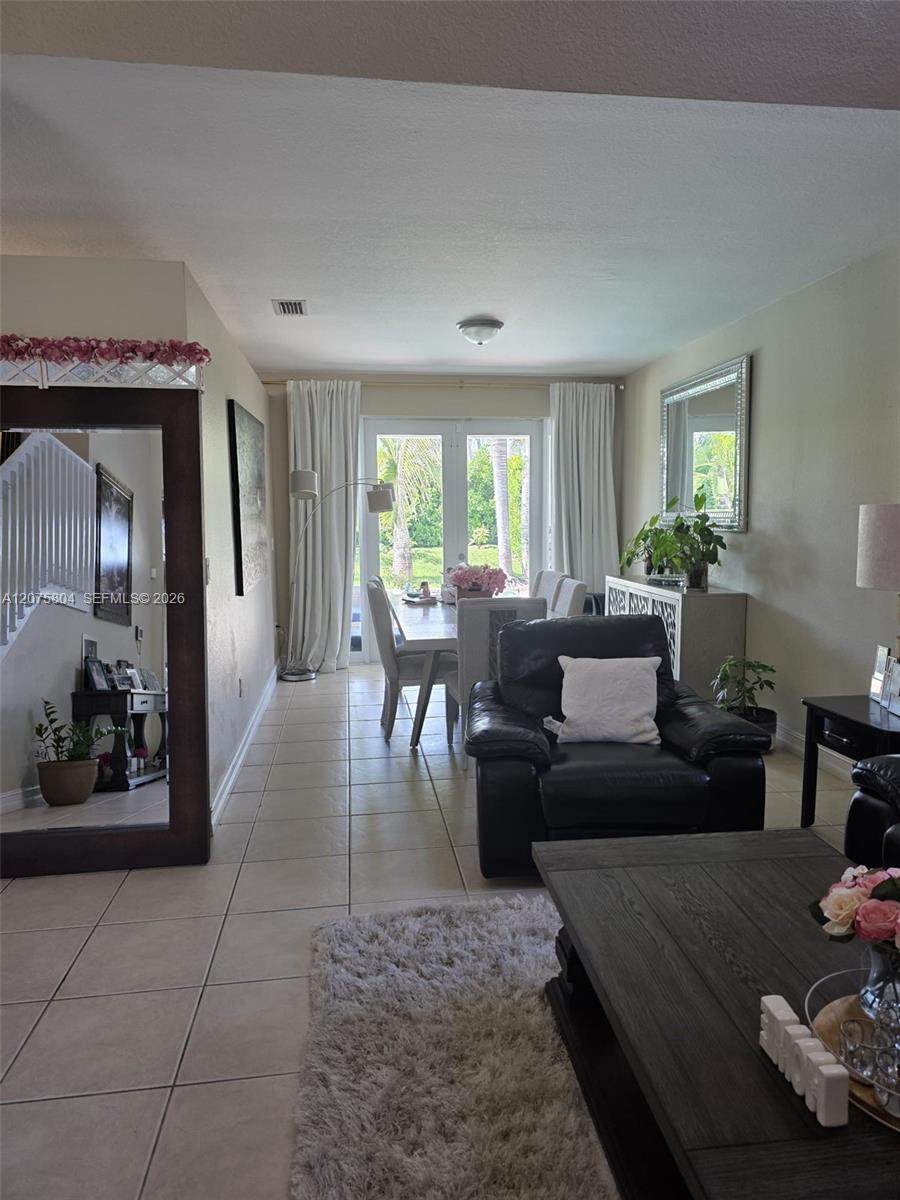 https://bt-photos.global.ssl.fastly.net/miami/1280_boomver_1_A12075804-2.jpg
