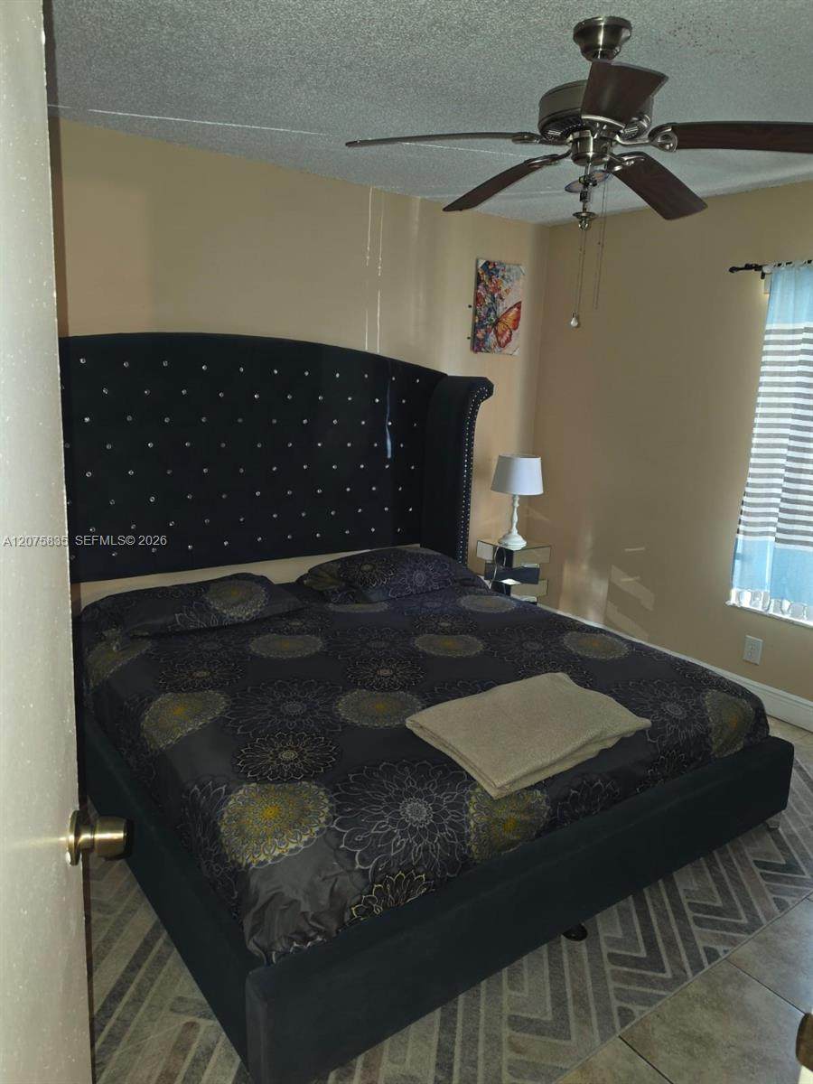 4231 19th St - Photo 1