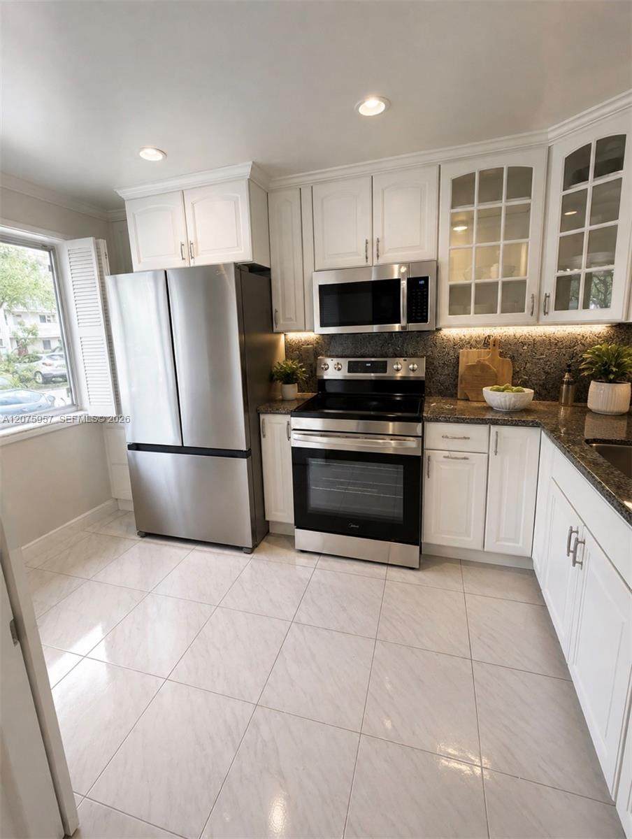 3591 Inverrary Dr - Photo 1