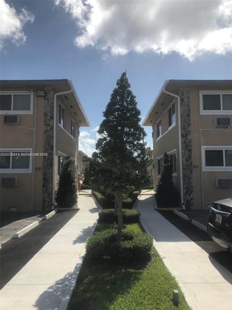 211 47th Ave - Photo 1