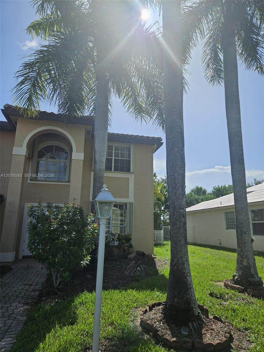 1072 139th Ter - Photo 1