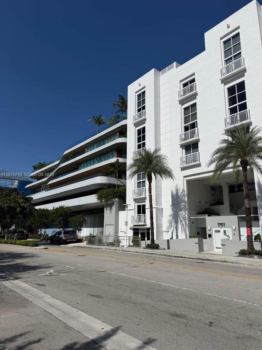 https://bt-photos.global.ssl.fastly.net/miami/orig_boomver_1_A12076718-2.jpg