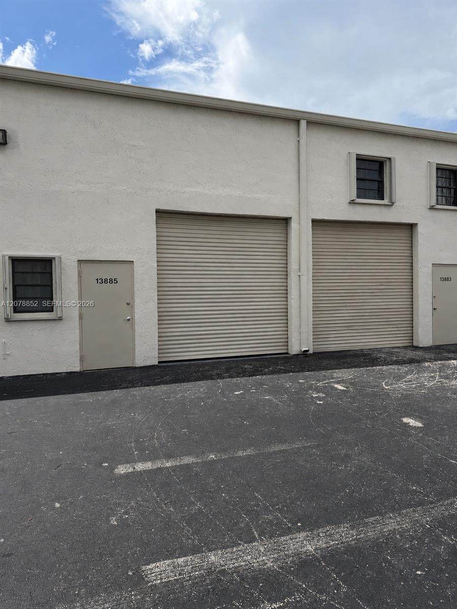 13885 140th St - Photo 1