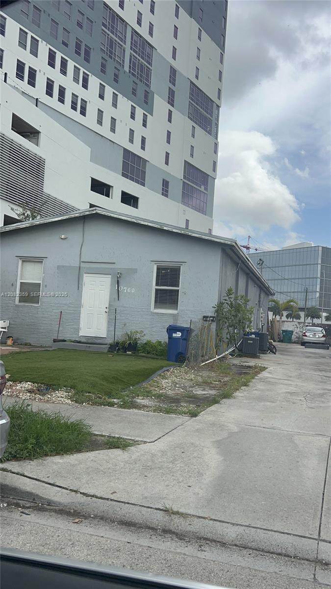 10760 7th St - Photo 1