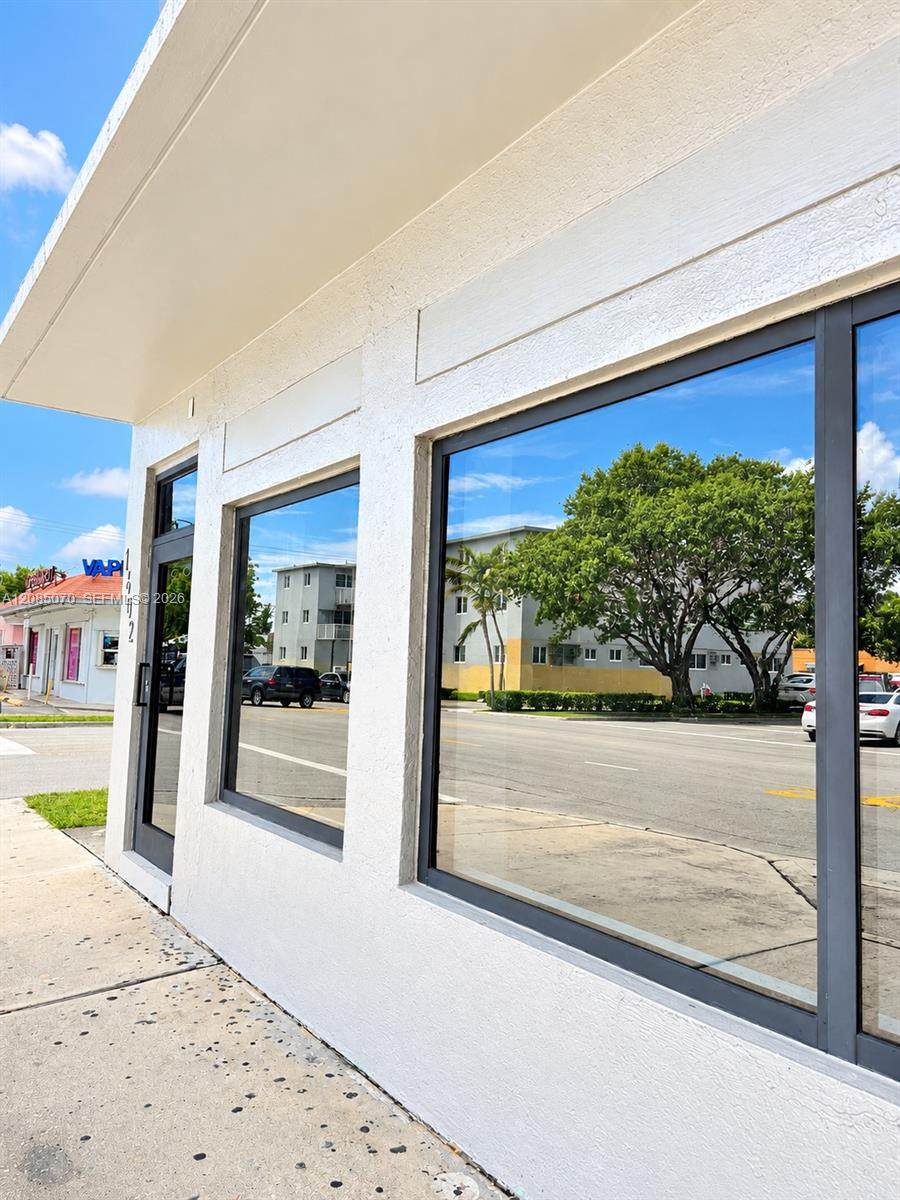 1602 Palm Ave - Photo 1