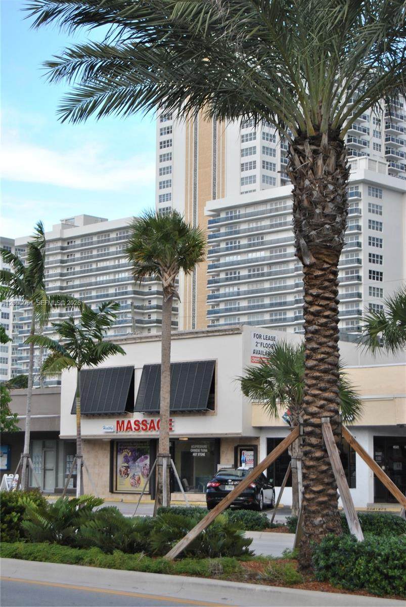 3418 Ocean Blvd - Photo 1