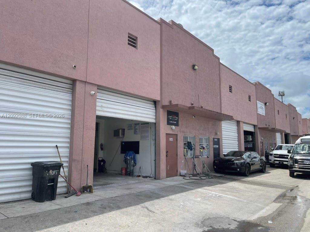 16723 117th Ave - Photo 1