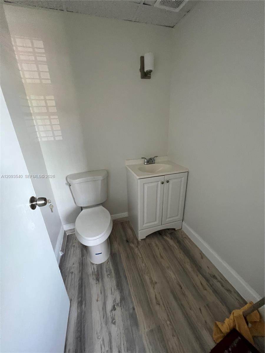 https://bt-photos.global.ssl.fastly.net/miami/1280_boomver_1_A12093540-2.jpg