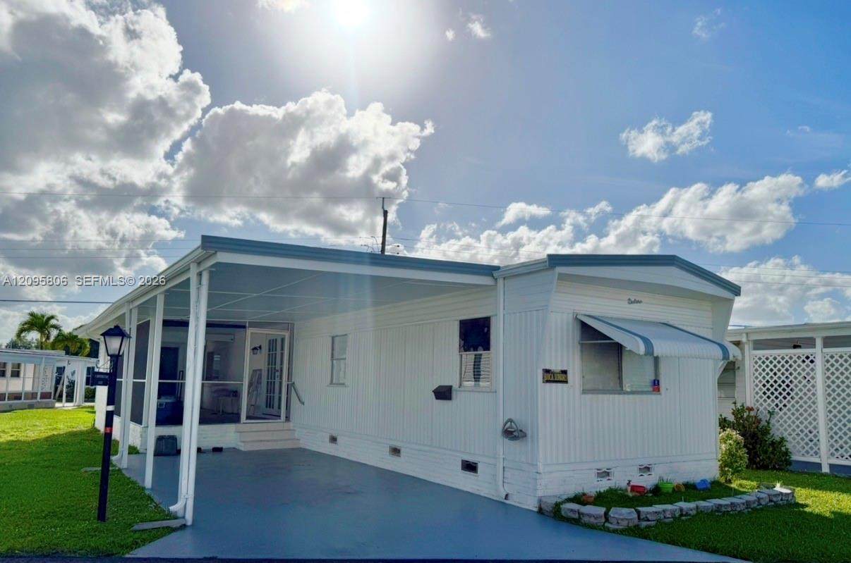 1332 33 AVE - Photo 1