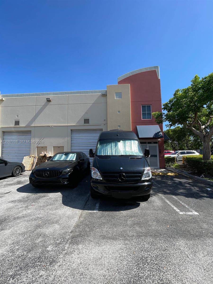 https://bt-photos.global.ssl.fastly.net/miami/orig_boomver_1_A12097108-2.jpg
