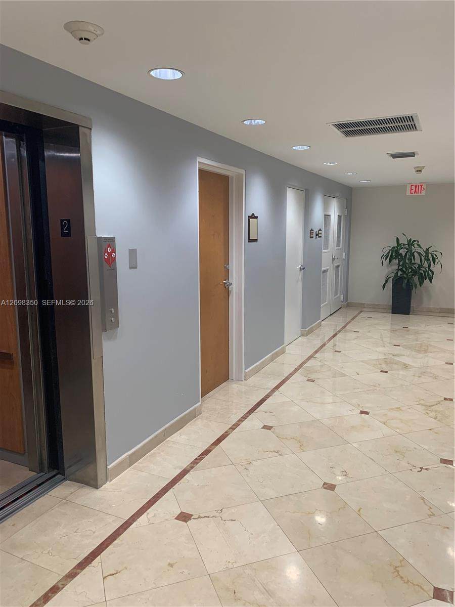 https://bt-photos.global.ssl.fastly.net/miami/orig_boomver_1_A12098350-2.jpg