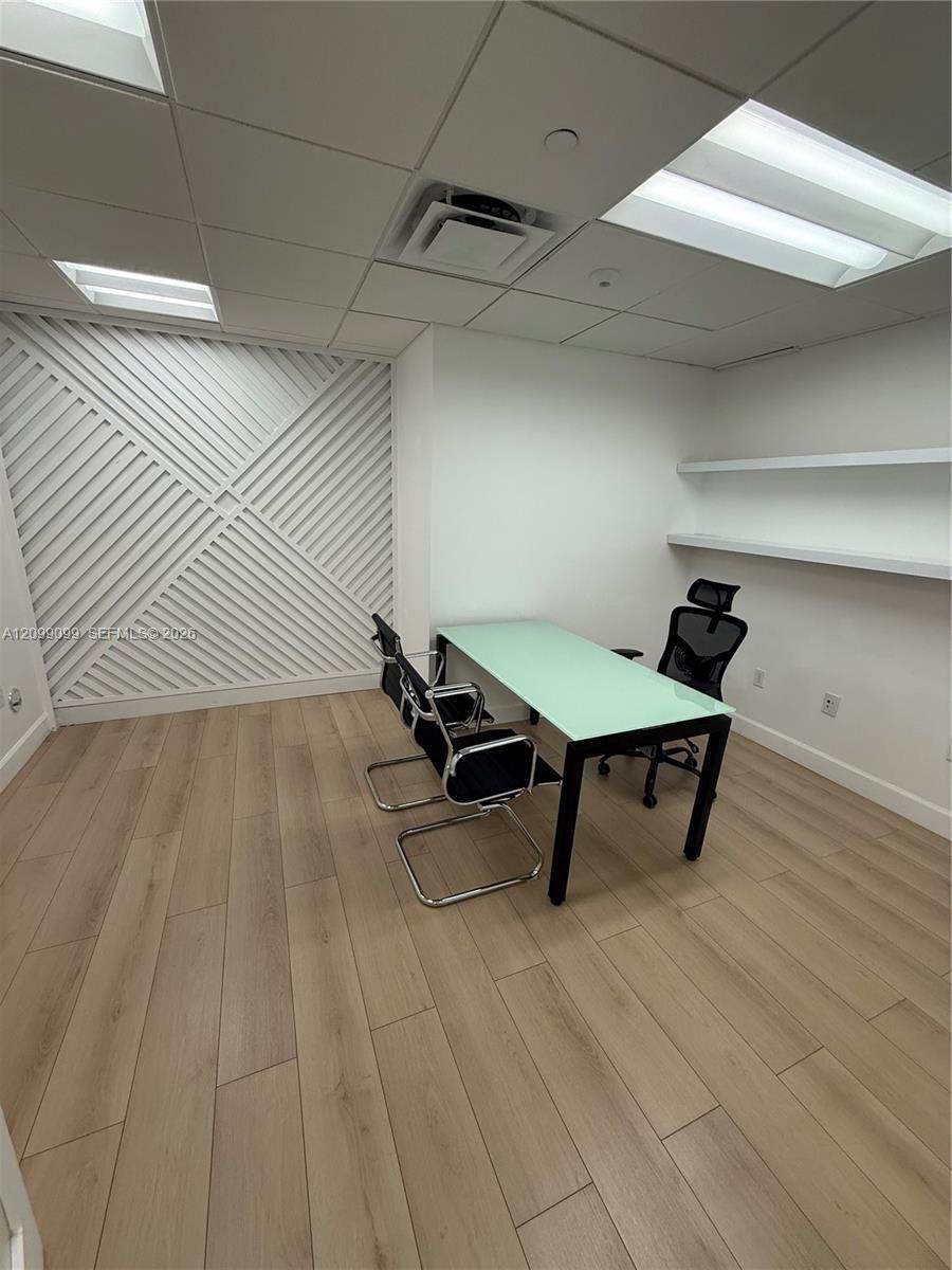 https://bt-photos.global.ssl.fastly.net/miami/1280_boomver_1_A12099099-2.jpg