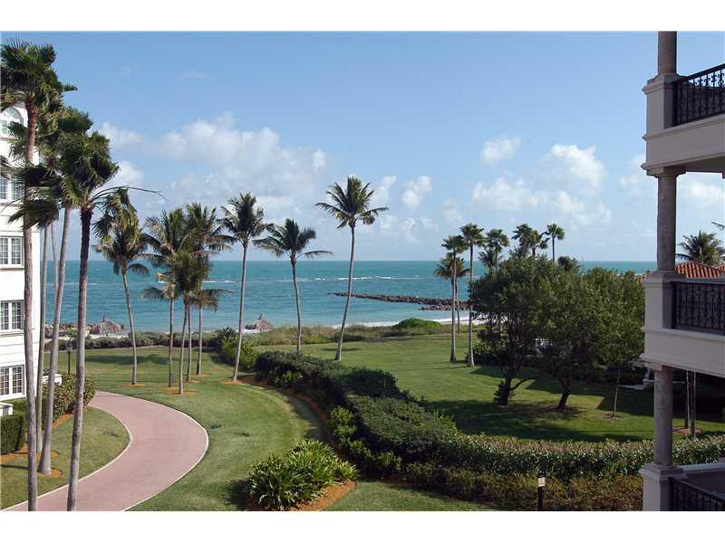 19232 Fisher Island Dr - Photo 1