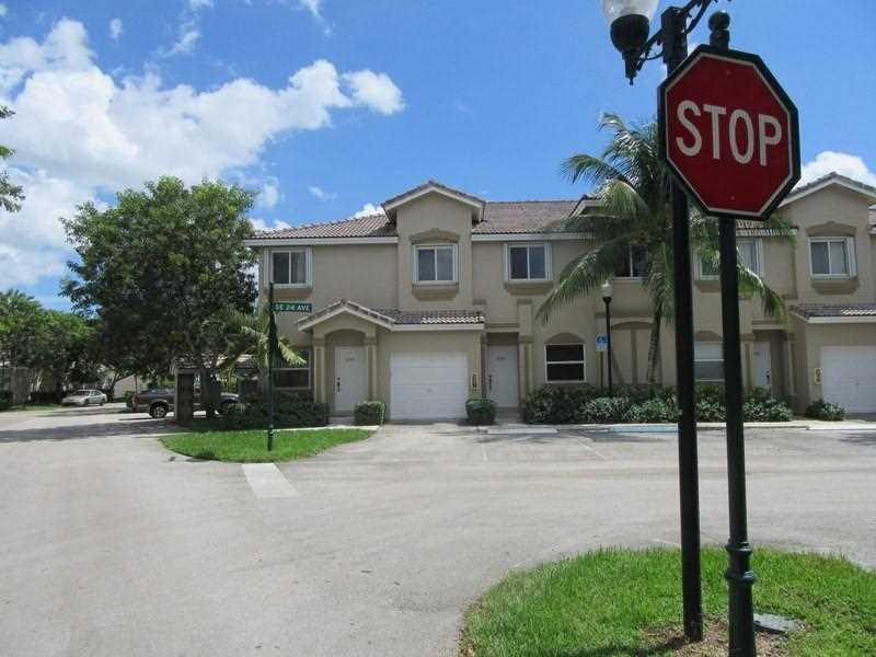 2303 SE 24th Ave #2303, Homestead, FL 33035 (MLS #A10168339) :: United Realty Group