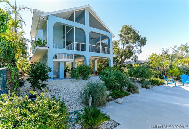 297 Woods Ave - Photo 1