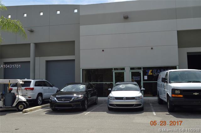 911 209th Ave - Photo 1