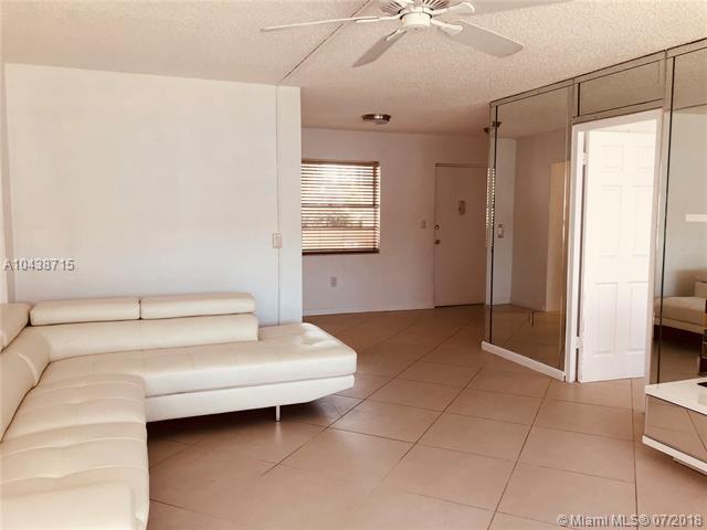 220 Kings Point Dr - Photo 1