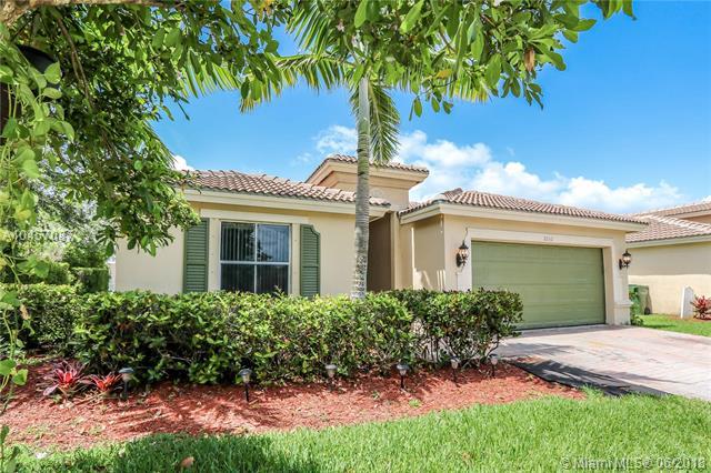 2052 3rd Ct - Photo 1