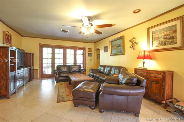 1021 46 St - Photo 1