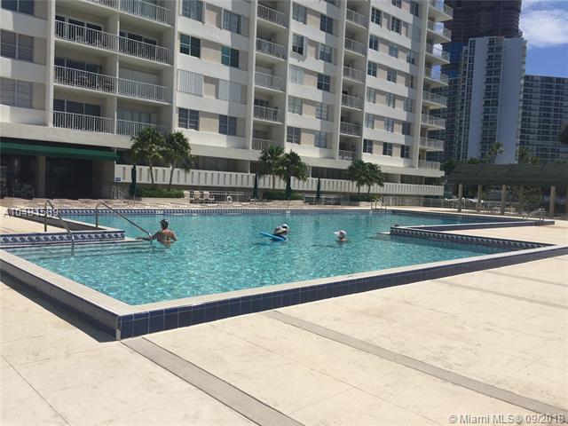 300 Bayview Dr - Photo 1