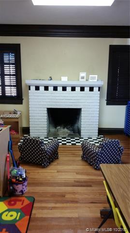 906 Krome Ave - Photo 1