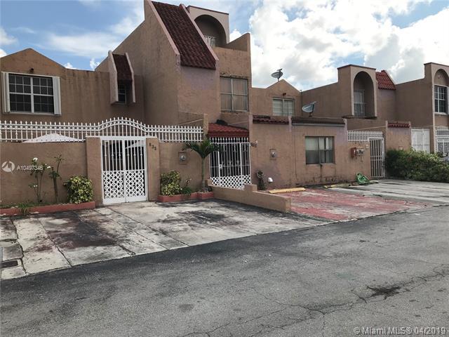 833 37th Ter - Photo 1