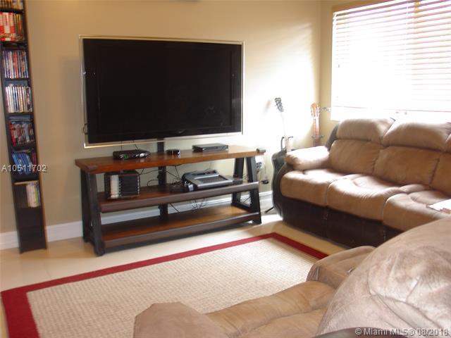 2224 24 Place - Photo 1