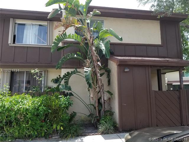 1365 Sussex Dr - Photo 1