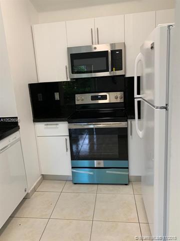 7320 114 AVE - Photo 1