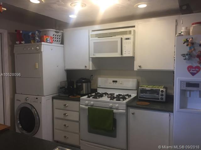 7101 112th Ct - Photo 1