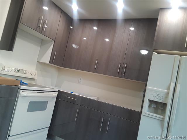 719 7TH ST - Photo 1