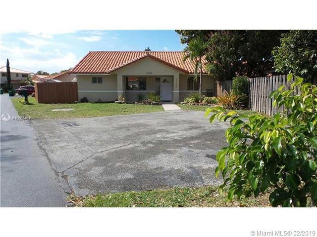 11263 74th St - Photo 1