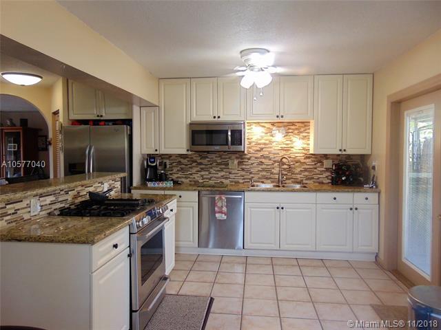 12321 29th St - Photo 1